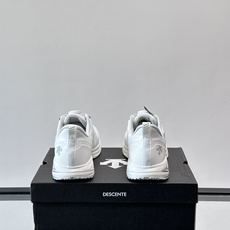 👟迪桑特D/F WIRE 3.0流体鞋,主打流线型设计和科技感,鞋面大面积透气网眼,轻盈舒适,适合长时间 👟迪桑特D/F WIRE 3.0流体鞋,主打流线型设计和科技感,鞋面大面积透气网眼,轻盈舒适,适合长时间