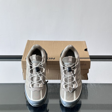 Salomon XT-6 FT,情侣款👫复古卡其/灰褐色配色。鞋面是大网眼设计,透气性很好,夏天 Salomon XT-6 FT,情侣款👫复古卡其/灰褐色配色。鞋面是大网眼设计,透气性很好,夏天