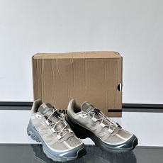 Salomon XT-6 FT,情侣款👫复古卡其/灰褐色配色。鞋面是大网眼设计,透气性很好,夏天 Salomon XT-6 FT,情侣款👫复古卡其/灰褐色配色。鞋面是大网眼设计,透气性很好,夏天