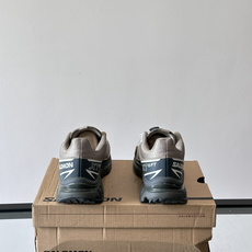 Salomon XT-6 FT,情侣款👫复古卡其/灰褐色配色。鞋面是大网眼设计,透气性很好,夏天 Salomon XT-6 FT,情侣款👫复古卡其/灰褐色配色。鞋面是大网眼设计,透气性很好,夏天