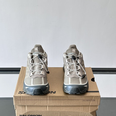 Salomon XT-6 FT,情侣款👫复古卡其/灰褐色配色。鞋面是大网眼设计,透气性很好,夏天 Salomon XT-6 FT,情侣款👫复古卡其/灰褐色配色。鞋面是大网眼设计,透气性很好,夏天