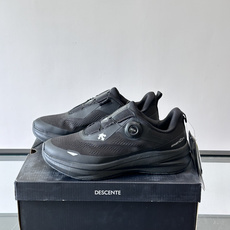 DESCENTE(迪桑特) LAVITATE 3.0 WIRE 跑鞋,全黑配色,带 BOA 旋钮 DESCENTE(迪桑特) LAVITATE 3.0 WIRE 跑鞋,全黑配色,带 BOA 旋钮