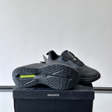 DESCENTE(迪桑特) LAVITATE 3.0 WIRE 跑鞋,全黑配色,带 BOA 旋钮 DESCENTE(迪桑特) LAVITATE 3.0 WIRE 跑鞋,全黑配色,带 BOA 旋钮