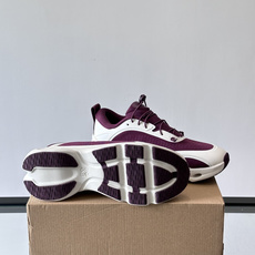 👟Loewe和On联名的Citywave运动鞋,黑白配色超百搭,鞋面透气网布➕牛皮革,轻便又舒适。厚底设 👟Loewe和On联名的Citywave运动鞋,黑白配色超百搭,鞋面透气网布➕牛皮革,轻便又舒适。厚底设