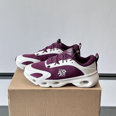 👟Loewe和On联名的Citywave运动鞋,黑白配色超百搭,鞋面透气网布➕牛皮革,轻便又舒适。厚底设 👟Loewe和On联名的Citywave运动鞋,黑白配色超百搭,鞋面透气网布➕牛皮革,轻便又舒适。厚底设