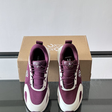 👟Loewe和On联名的Citywave运动鞋,黑白配色超百搭,鞋面透气网布➕牛皮革,轻便又舒适。厚底设 👟Loewe和On联名的Citywave运动鞋,黑白配色超百搭,鞋面透气网布➕牛皮革,轻便又舒适。厚底设