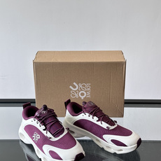 👟Loewe和On联名的Citywave运动鞋,黑白配色超百搭,鞋面透气网布➕牛皮革,轻便又舒适。厚底设 👟Loewe和On联名的Citywave运动鞋,黑白配色超百搭,鞋面透气网布➕牛皮革,轻便又舒适。厚底设