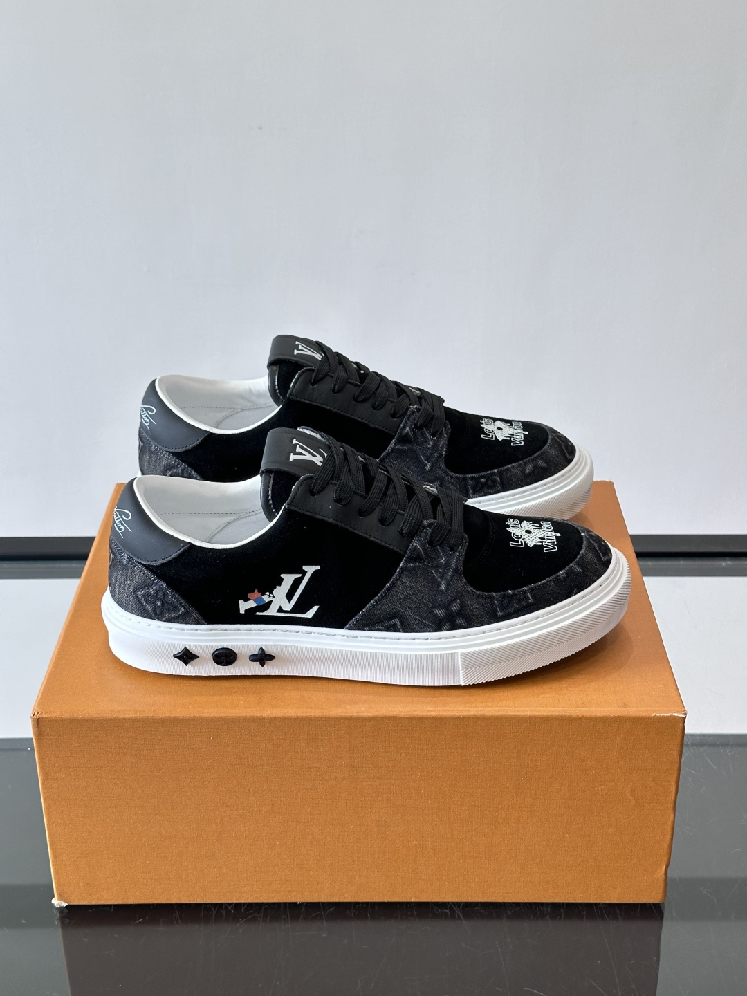 LV Lagoon Sneaker饼干🍪鞋Monogram 帆布拼接麂皮，LV 经典老花图案辨识度拉满，