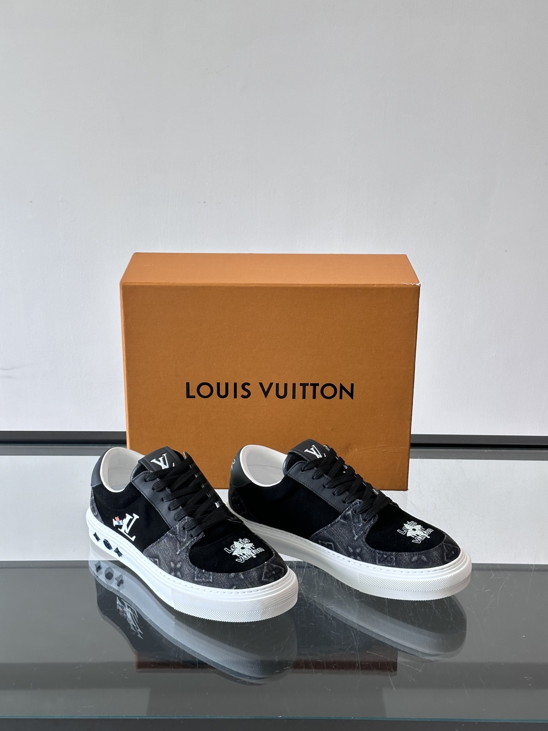 LV Lagoon Sneaker饼干🍪鞋Monogram 帆布拼接麂皮，LV 经典老花图案辨识度拉满，