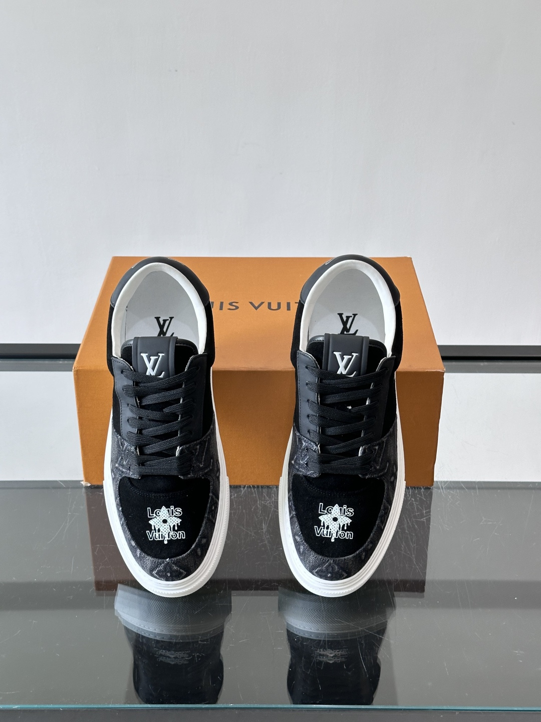 LV Lagoon Sneaker饼干🍪鞋Monogram 帆布拼接麂皮，LV 经典老花图案辨识度拉满，
