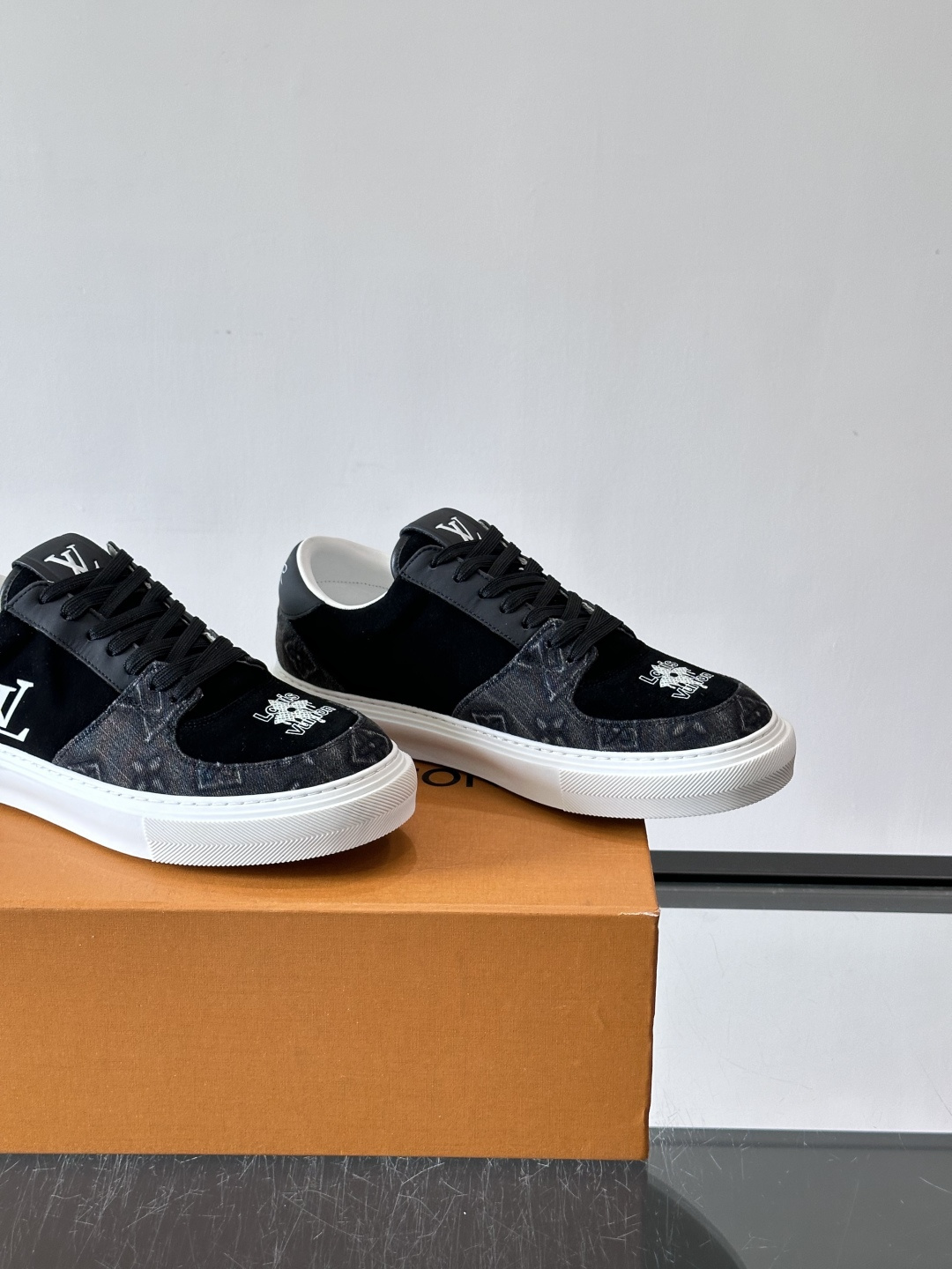 LV Lagoon Sneaker饼干🍪鞋Monogram 帆布拼接麂皮，LV 经典老花图案辨识度拉满，