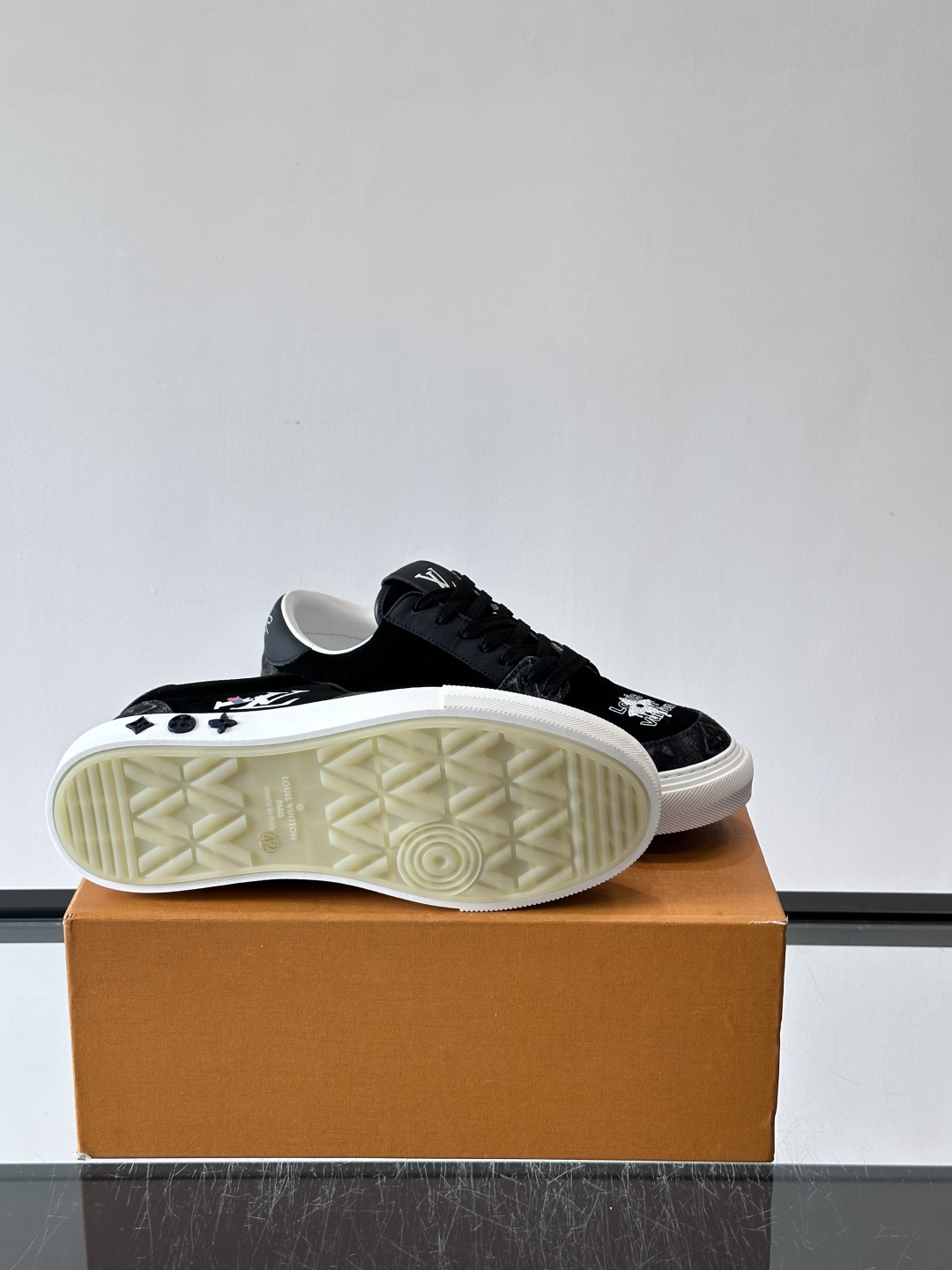 LV Lagoon Sneaker饼干🍪鞋Monogram 帆布拼接麂皮，LV 经典老花图案辨识度拉满，
