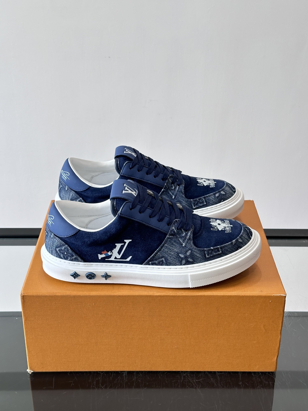 LV Lagoon Sneaker饼干🍪鞋Monogram 帆布拼接麂皮，LV 经典老花图案辨识度拉满，