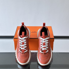 爱马仕厚底运动鞋👟这款爱马仕厚底运动鞋采用进口头层牛皮+透气网面,质感高级又舒适。鞋头自然色橡胶嵌饰 爱马仕厚底运动鞋👟这款爱马仕厚底运动鞋采用进口头层牛皮+透气网面,质感高级又舒适。鞋头自然色橡胶嵌饰