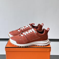 爱马仕厚底运动鞋👟这款爱马仕厚底运动鞋采用进口头层牛皮+透气网面,质感高级又舒适。鞋头自然色橡胶嵌饰 爱马仕厚底运动鞋👟这款爱马仕厚底运动鞋采用进口头层牛皮+透气网面,质感高级又舒适。鞋头自然色橡胶嵌饰