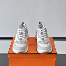 爱马仕厚底运动鞋👟这款爱马仕厚底运动鞋采用进口头层牛皮+透气网面,质感高级又舒适。鞋头自然色橡胶嵌饰 爱马仕厚底运动鞋👟这款爱马仕厚底运动鞋采用进口头层牛皮+透气网面,质感高级又舒适。鞋头自然色橡胶嵌饰