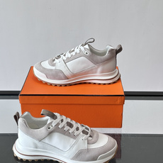 爱马仕厚底运动鞋👟这款爱马仕厚底运动鞋采用进口头层牛皮+透气网面,质感高级又舒适。鞋头自然色橡胶嵌饰 爱马仕厚底运动鞋👟这款爱马仕厚底运动鞋采用进口头层牛皮+透气网面,质感高级又舒适。鞋头自然色橡胶嵌饰