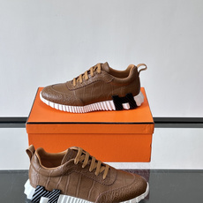 爱马仕鳄鱼纹运动鞋👟爱马仕鳄鱼纹运动鞋,采用优质皮革,鞋面鳄鱼纹理超有辨识度,搭配经典橙色鞋盒,品牌 爱马仕鳄鱼纹运动鞋👟爱马仕鳄鱼纹运动鞋,采用优质皮革,鞋面鳄鱼纹理超有辨识度,搭配经典橙色鞋盒,品牌