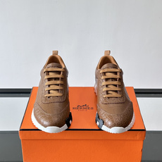 爱马仕鳄鱼纹运动鞋👟爱马仕鳄鱼纹运动鞋,采用优质皮革,鞋面鳄鱼纹理超有辨识度,搭配经典橙色鞋盒,品牌 爱马仕鳄鱼纹运动鞋👟爱马仕鳄鱼纹运动鞋,采用优质皮革,鞋面鳄鱼纹理超有辨识度,搭配经典橙色鞋盒,品牌