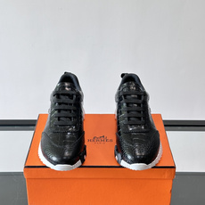爱马仕鳄鱼纹运动鞋👟爱马仕鳄鱼纹运动鞋,采用优质皮革,鞋面鳄鱼纹理超有辨识度,搭配经典橙色鞋盒,品牌 爱马仕鳄鱼纹运动鞋👟爱马仕鳄鱼纹运动鞋,采用优质皮革,鞋面鳄鱼纹理超有辨识度,搭配经典橙色鞋盒,品牌