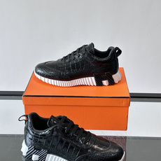 爱马仕鳄鱼纹运动鞋👟爱马仕鳄鱼纹运动鞋,采用优质皮革,鞋面鳄鱼纹理超有辨识度,搭配经典橙色鞋盒,品牌 爱马仕鳄鱼纹运动鞋👟爱马仕鳄鱼纹运动鞋,采用优质皮革,鞋面鳄鱼纹理超有辨识度,搭配经典橙色鞋盒,品牌
