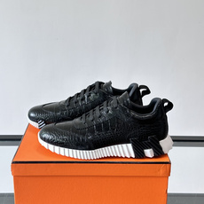 爱马仕鳄鱼纹运动鞋👟爱马仕鳄鱼纹运动鞋,采用优质皮革,鞋面鳄鱼纹理超有辨识度,搭配经典橙色鞋盒,品牌 爱马仕鳄鱼纹运动鞋👟爱马仕鳄鱼纹运动鞋,采用优质皮革,鞋面鳄鱼纹理超有辨识度,搭配经典橙色鞋盒,品牌