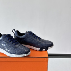 爱马仕鳄鱼纹运动鞋👟爱马仕鳄鱼纹运动鞋,采用优质皮革,鞋面鳄鱼纹理超有辨识度,搭配经典橙色鞋盒,品牌 爱马仕鳄鱼纹运动鞋👟爱马仕鳄鱼纹运动鞋,采用优质皮革,鞋面鳄鱼纹理超有辨识度,搭配经典橙色鞋盒,品牌