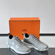 爱马仕鳄鱼纹运动鞋👟爱马仕鳄鱼纹运动鞋,采用优质皮革,鞋面鳄鱼纹理超有辨识度,搭配经典橙色鞋盒,品牌 爱马仕鳄鱼纹运动鞋👟爱马仕鳄鱼纹运动鞋,采用优质皮革,鞋面鳄鱼纹理超有辨识度,搭配经典橙色鞋盒,品牌