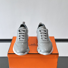 爱马仕鳄鱼纹运动鞋👟爱马仕鳄鱼纹运动鞋,采用优质皮革,鞋面鳄鱼纹理超有辨识度,搭配经典橙色鞋盒,品牌 爱马仕鳄鱼纹运动鞋👟爱马仕鳄鱼纹运动鞋,采用优质皮革,鞋面鳄鱼纹理超有辨识度,搭配经典橙色鞋盒,品牌