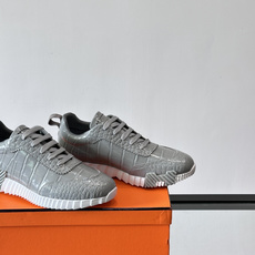 爱马仕鳄鱼纹运动鞋👟爱马仕鳄鱼纹运动鞋,采用优质皮革,鞋面鳄鱼纹理超有辨识度,搭配经典橙色鞋盒,品牌 爱马仕鳄鱼纹运动鞋👟爱马仕鳄鱼纹运动鞋,采用优质皮革,鞋面鳄鱼纹理超有辨识度,搭配经典橙色鞋盒,品牌