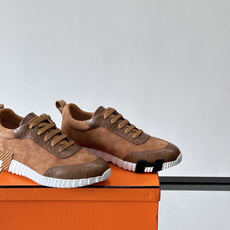 爱马仕鳄鱼纹运动鞋👟爱马仕鳄鱼纹运动鞋,采用优质皮革,鞋面鳄鱼纹理超有辨识度,搭配经典橙色鞋盒,品牌 爱马仕鳄鱼纹运动鞋👟爱马仕鳄鱼纹运动鞋,采用优质皮革,鞋面鳄鱼纹理超有辨识度,搭配经典橙色鞋盒,品牌
