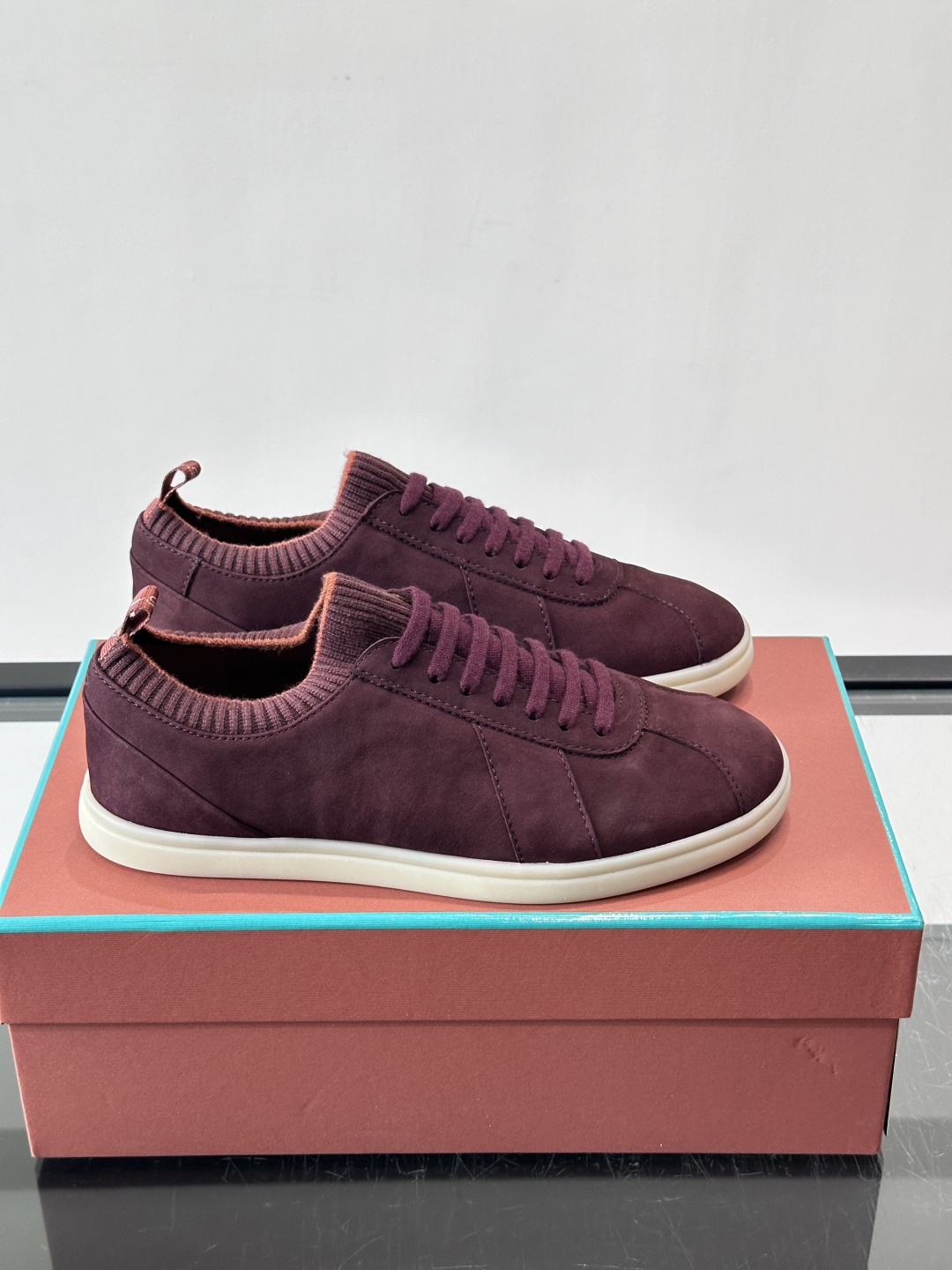 👟Loro Piana Soho 2.0 Walk男士休闲鞋，选用优质小牛皮，触感柔软细腻，简约百搭✨。