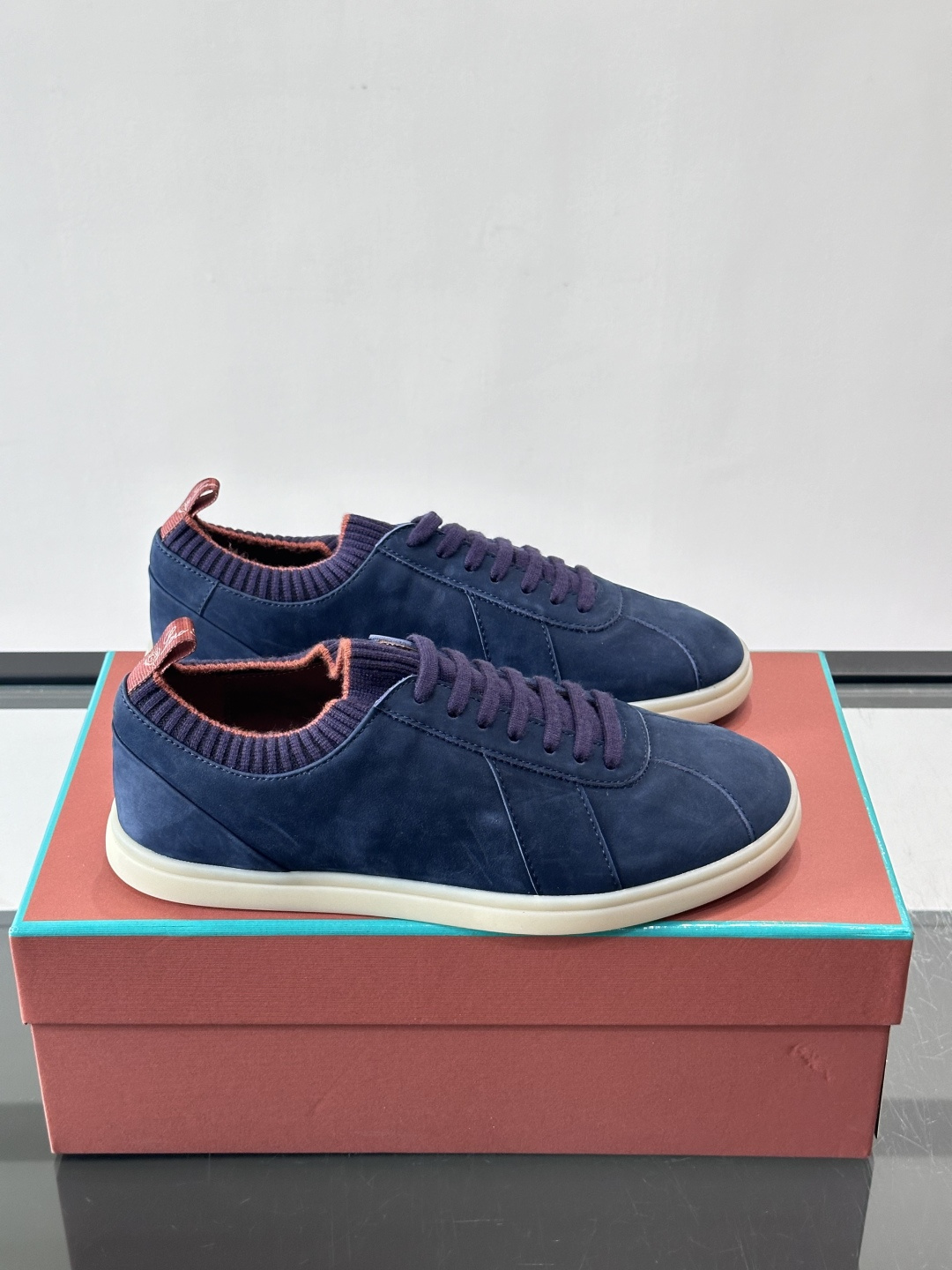 👟Loro Piana Soho 2.0 Walk男士休闲鞋，选用优质小牛皮，触感柔软细腻，简约百搭✨。
