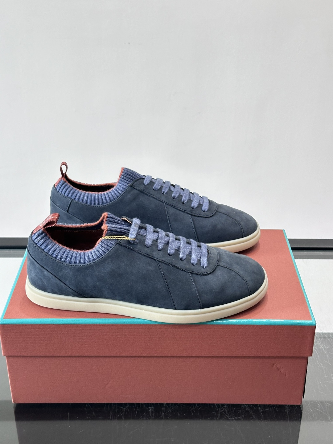 👟Loro Piana Soho 2.0 Walk男士休闲鞋，选用优质小牛皮，触感柔软细腻，简约百搭✨。