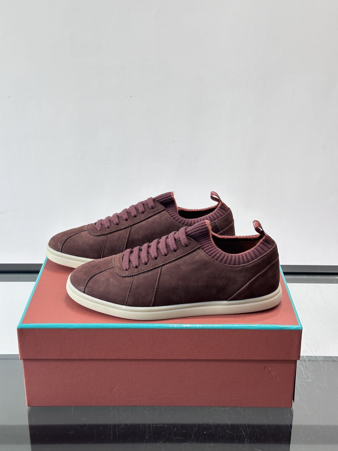 👟Loro Piana Soho 2.0 Walk男士休闲鞋，选用优质小牛皮，触感柔软细腻，简约百搭✨。