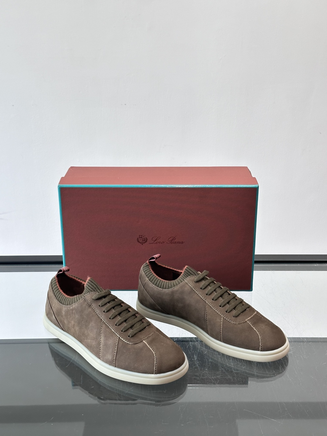 👟Loro Piana Soho 2.0 Walk男士休闲鞋，选用优质小牛皮，触感柔软细腻，简约百搭✨。
