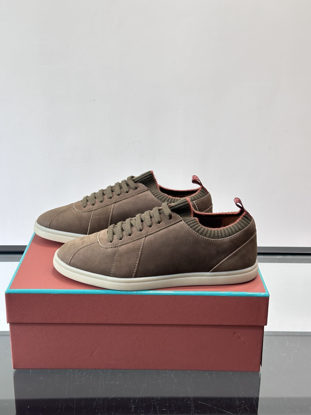 👟Loro Piana Soho 2.0 Walk男士休闲鞋，选用优质小牛皮，触感柔软细腻，简约百搭✨。