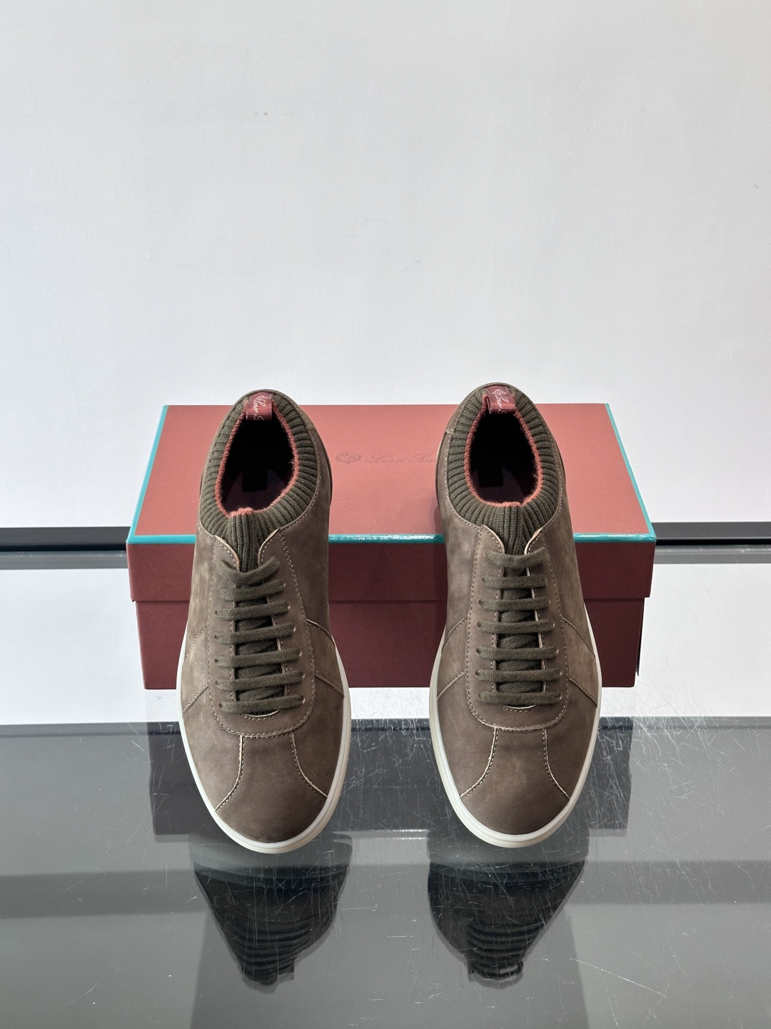 👟Loro Piana Soho 2.0 Walk男士休闲鞋，选用优质小牛皮，触感柔软细腻，简约百搭✨。