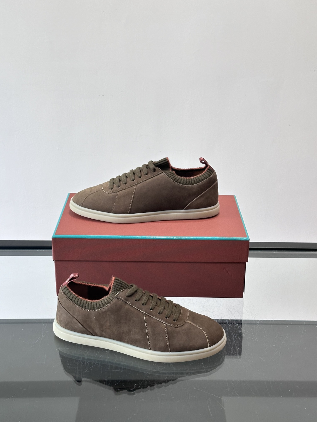 👟Loro Piana Soho 2.0 Walk男士休闲鞋，选用优质小牛皮，触感柔软细腻，简约百搭✨。