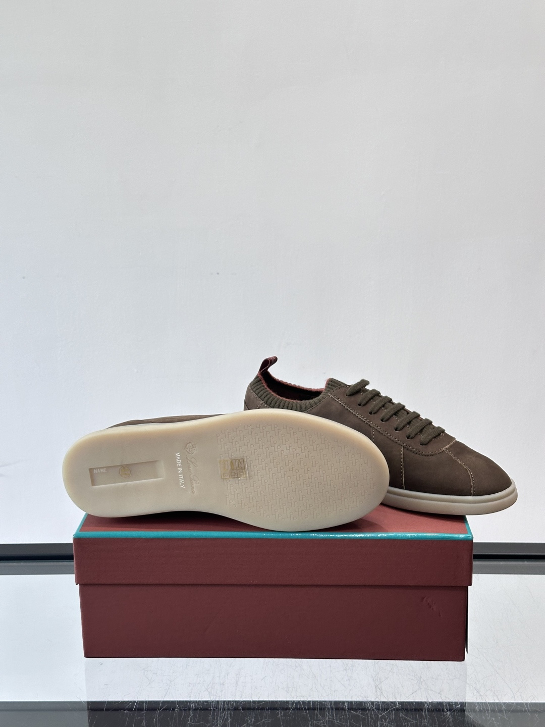 👟Loro Piana Soho 2.0 Walk男士休闲鞋，选用优质小牛皮，触感柔软细腻，简约百搭✨。