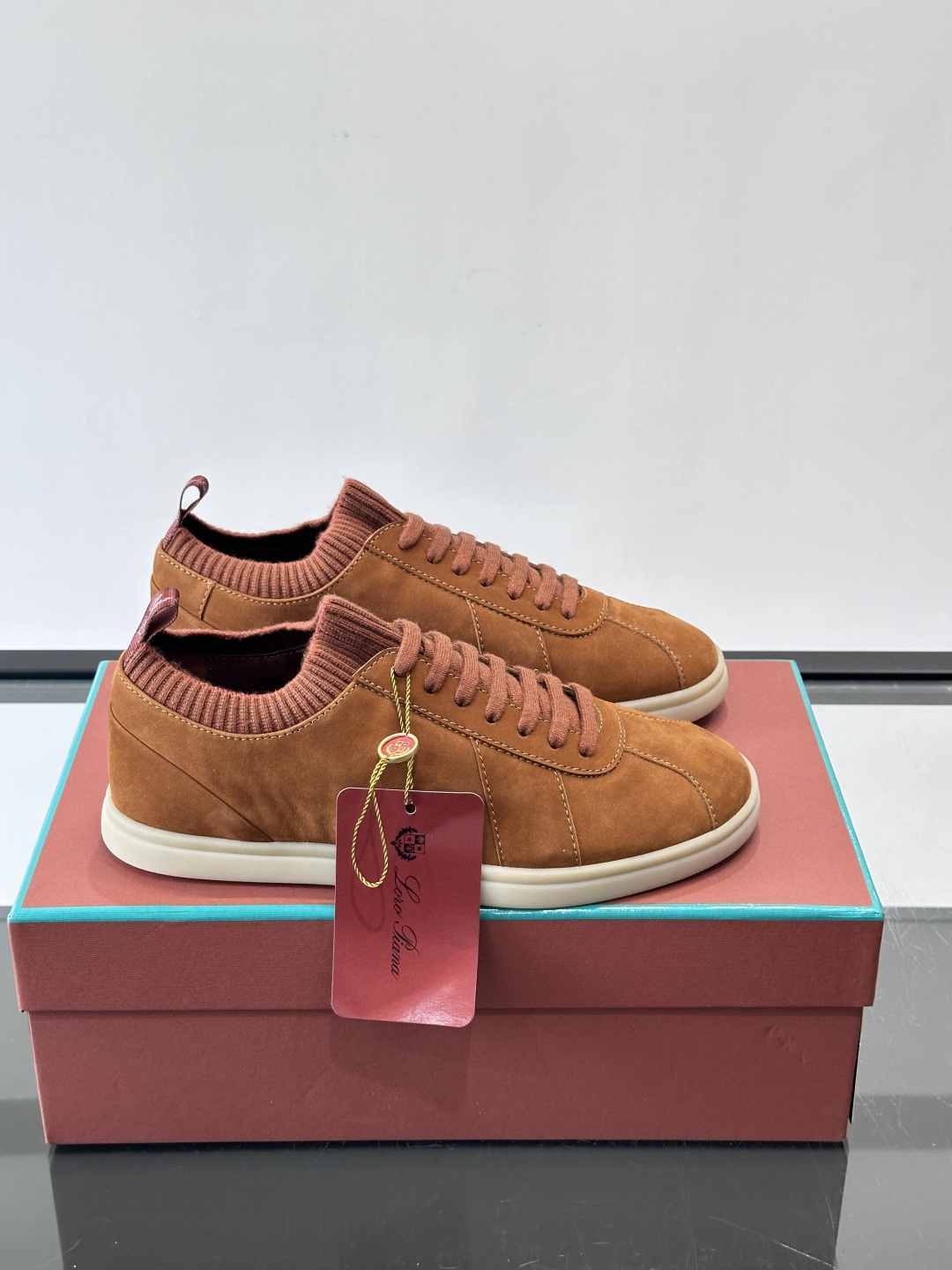 👟Loro Piana Soho 2.0 Walk男士休闲鞋，选用优质小牛皮，触感柔软细腻，简约百搭✨。