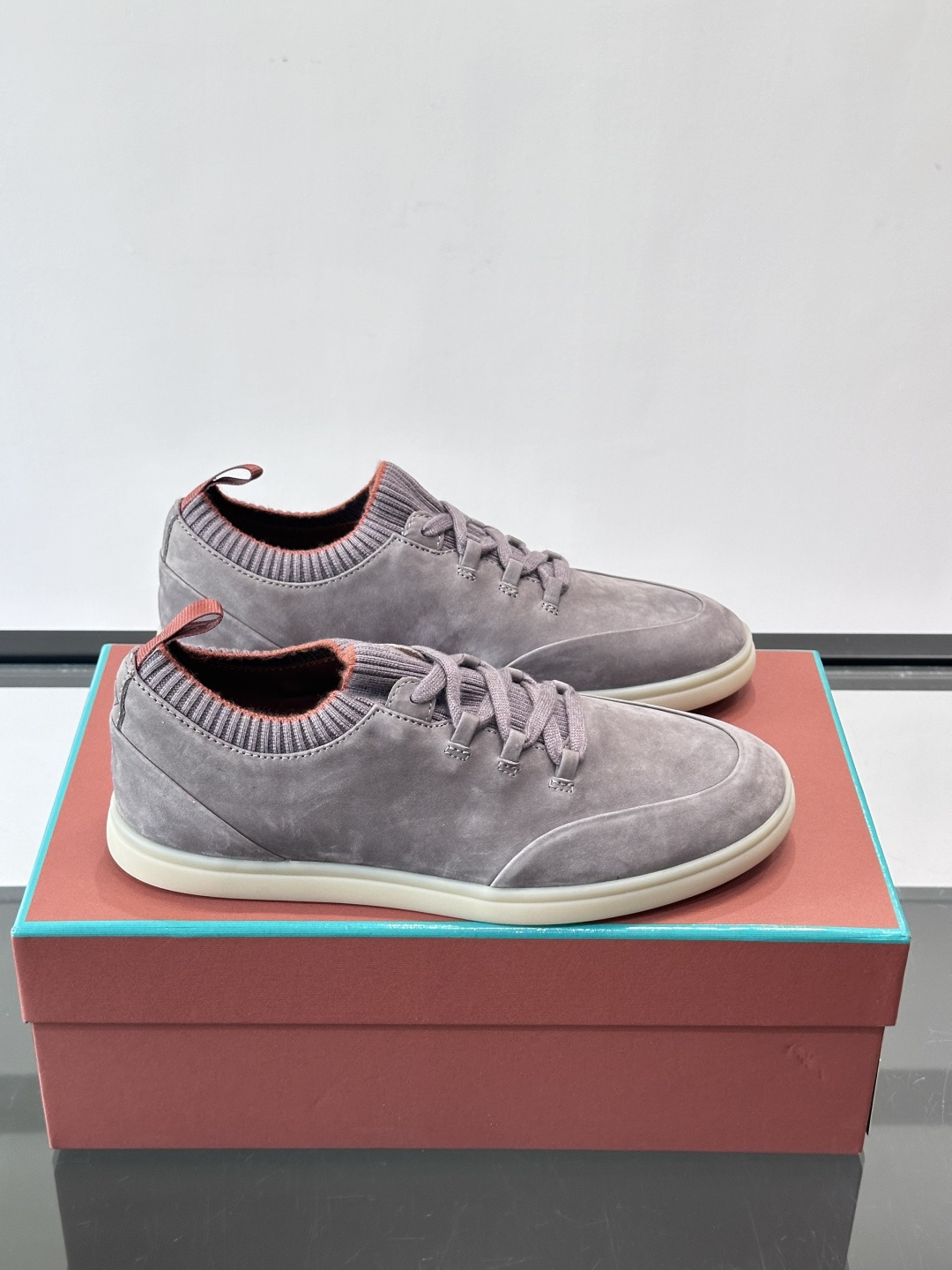 👟Loro Piana Soho 2.0 Walk男士休闲鞋，选用优质小牛皮，触感柔软细腻，简约百搭✨。