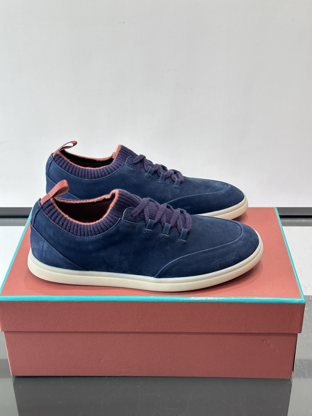 👟Loro Piana Soho 2.0 Walk男士休闲鞋，选用优质小牛皮，触感柔软细腻，简约百搭✨。