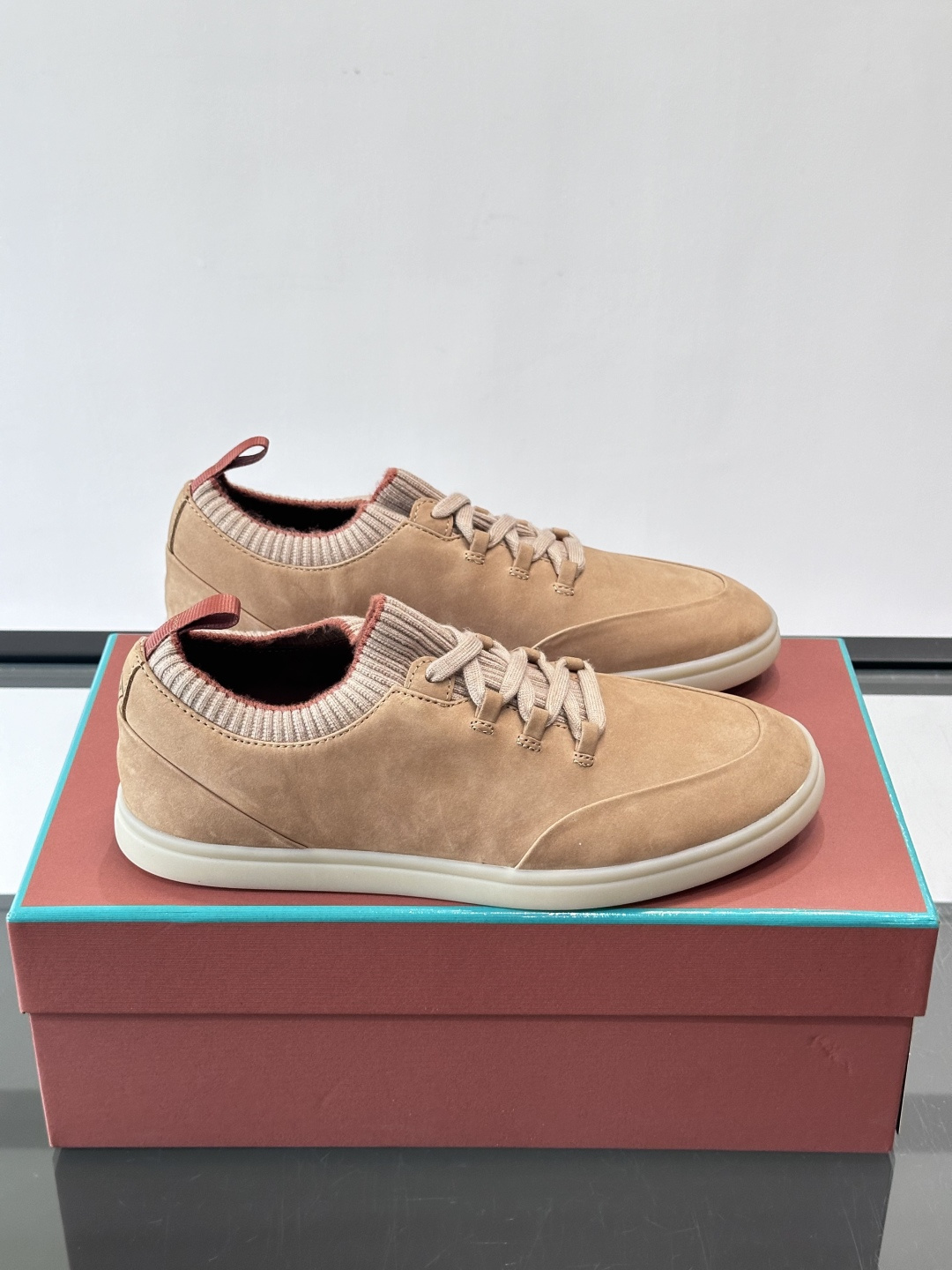 👟Loro Piana Soho 2.0 Walk男士休闲鞋，选用优质小牛皮，触感柔软细腻，简约百搭✨。