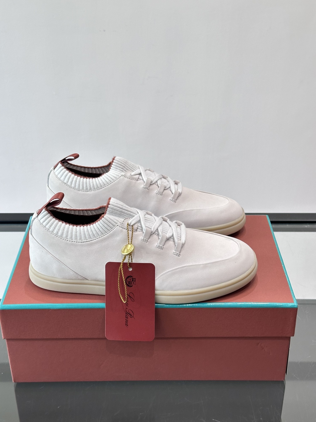 👟Loro Piana Soho 2.0 Walk男士休闲鞋，选用优质小牛皮，触感柔软细腻，简约百搭✨。