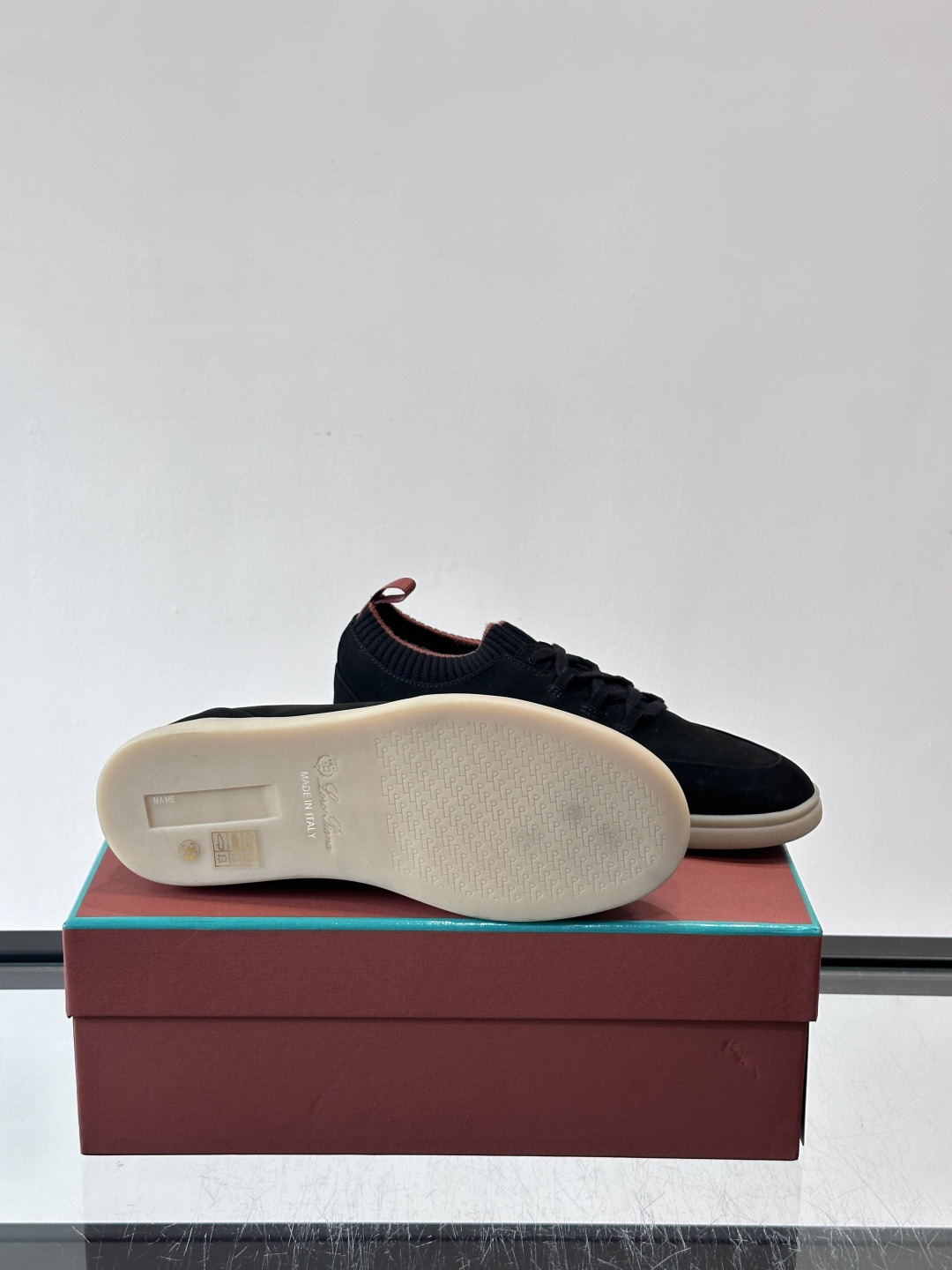 👟Loro Piana Soho 2.0 Walk男士休闲鞋，选用优质小牛皮，触感柔软细腻，简约百搭✨。