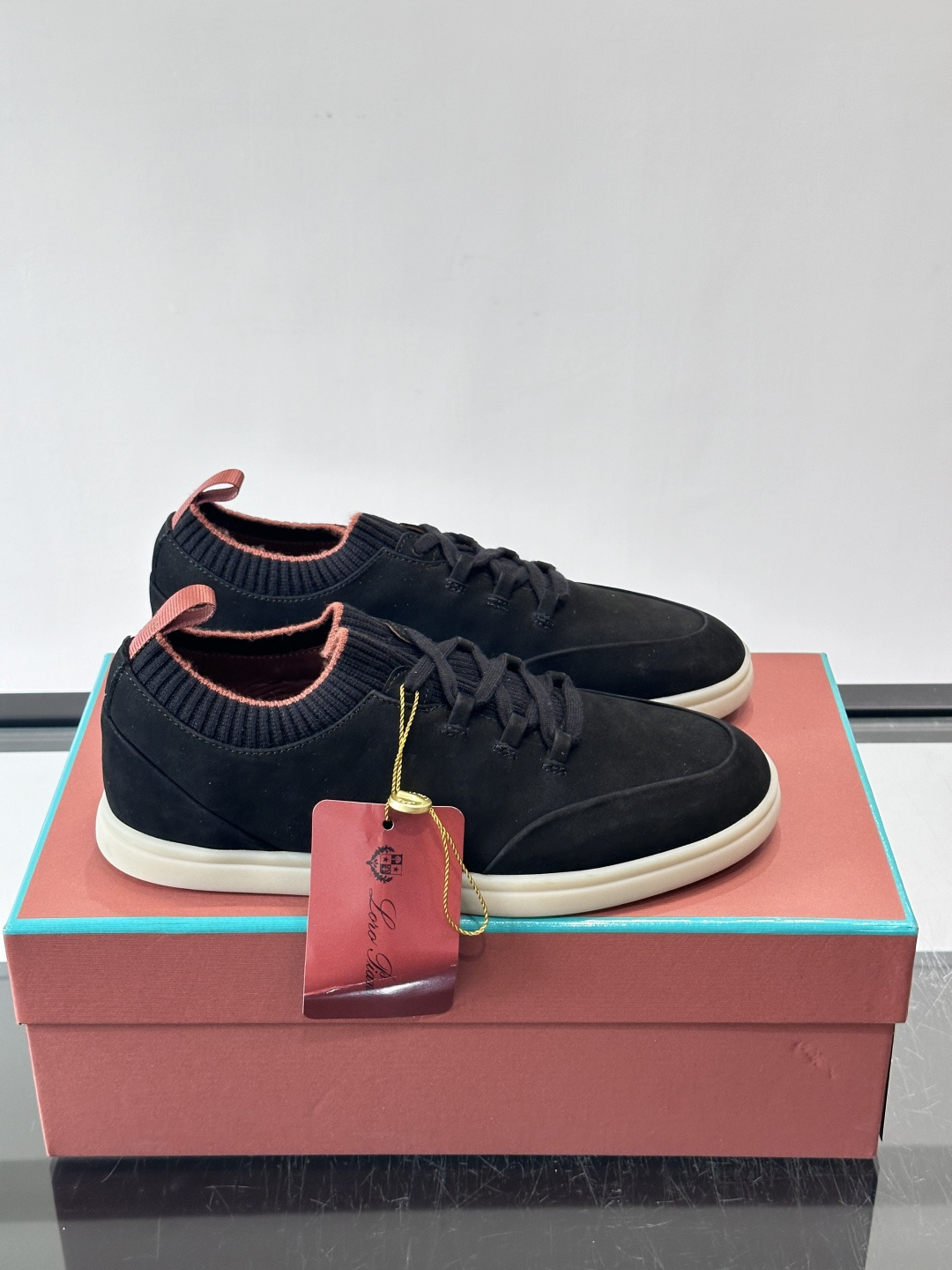 👟Loro Piana Soho 2.0 Walk男士休闲鞋，选用优质小牛皮，触感柔软细腻，简约百搭✨。