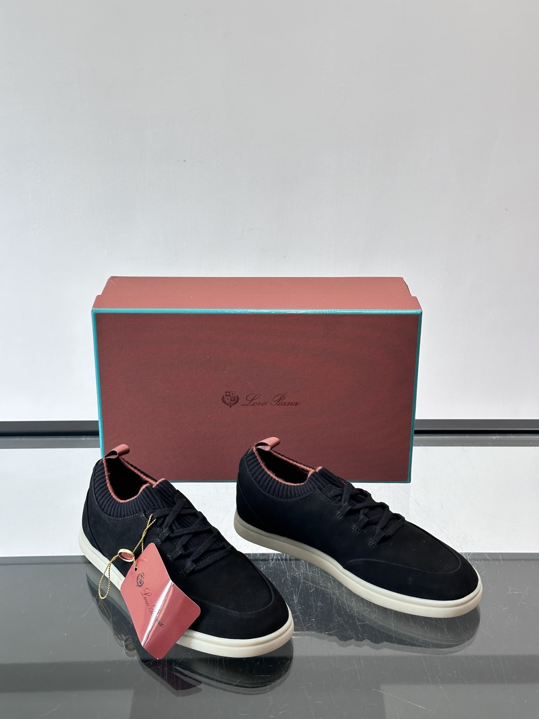 👟Loro Piana Soho 2.0 Walk男士休闲鞋，选用优质小牛皮，触感柔软细腻，简约百搭✨。