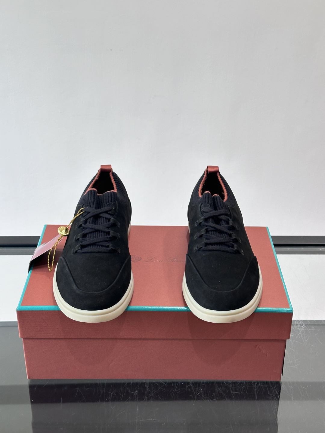 👟Loro Piana Soho 2.0 Walk男士休闲鞋，选用优质小牛皮，触感柔软细腻，简约百搭✨。