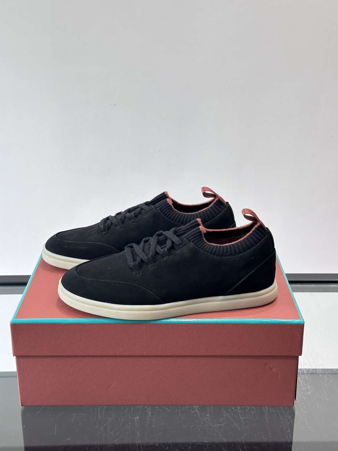 👟Loro Piana Soho 2.0 Walk男士休闲鞋，选用优质小牛皮，触感柔软细腻，简约百搭✨。